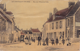 CPA 94 @ LE CHATELET En BRIE @ Rue De L'Hôtel De Ville - Diligence - Lasnier Hôtel Des Voyageurs - Le Chatelet En Brie