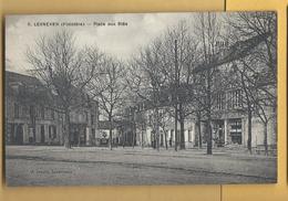 C.P.A. LESNEVEN - Place Aux Blés - Lesneven