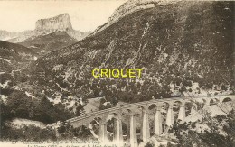 38 Clelles, Ligne De Grenoble à Gap, Le Viaduc Et Le Mont Aiguille, Cliché Pas Courant - Clelles