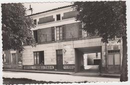 Matha.  L'Hôtel Des Trois Piliers - Matha