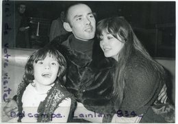 - Photo De Presse - Original - Pierre CLEMENTI, Et Son épouse LE VAN, Retour D'Italie, 9-12-1972,  TBE, Scans. - Berühmtheiten
