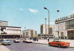 Berlin > Friedrichshain, Karl Marx Allee, Car, Cabrio, Geraucht  1970 - Friedrichshain