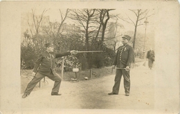 CARTE PHOTO - SPORT - ESCRIME - ESCRIME MILITAIRE AU CHAMP DE MARS à PARIS - Schermen