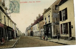 77 FAREMOUTIERS - "Rue Des Armes" (rue Des Ormes) - Couleur - Animée, Tabac - Faremoutiers