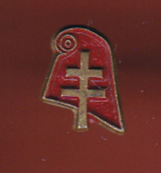 52926-Pin's.Le Bonnet Phrygien Symbolise La Liberté .république.croix De Lorraine. - Amministrazioni