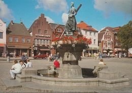 D-25813 Husum - Markt Mit  "Tine" - Cars - VW Golf - Husum