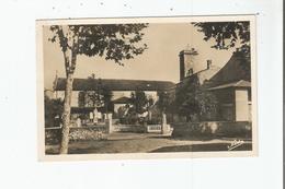 ASTAFFORT (LOT ET GARONNE) CARTE PHOTO L'EGLISE ET LE MONUMENT - Astaffort