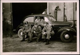 1942 (ca.) DEUTSCHES REICH, Orig. S/ W.-Foto: PKW Auto-Union Mit Soldaten (Format 11,5 X 8 Cm) - Deutsche Automobil-Hers - Andere & Zonder Classificatie