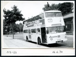 1972/75 BERLIN, 10 Verschiedene S/ W.-Fotos Der BVG (West) Doppeldecker-Omnibusse (meist Format 7 X 10,5 Cm) Mit Getränk - Other & Unclassified