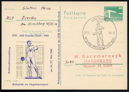 1984 (30.5.) 8010 DRESDEN 1, 10 Pf. Amtl. Ganzsache PdR., Grün + Amtl. Zudruck: Ballwerfer Am Hygienemuseum (Skulptur) M - Altri & Non Classificati