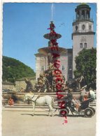 AUTRICHE - SALZBURG- SALZBOURG- RESIDENZPLATZ MIT BRUNNEN UND GLOCKENSPIELTURM - Salzburg Stadt