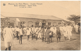 HAUTE VOLTA, BOBO DIOULASSO - Sortie De La Messe - Missions Des Pères Blancs - Burkina Faso