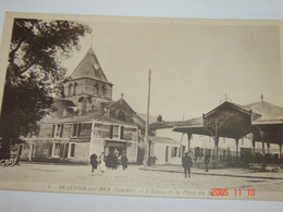 C.P.A.- Beauvoir Sur Mer (85) - L'Eglise Et La Place Du Marché - 1920 - SUP (Y59) - Beauvoir Sur Mer