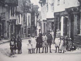 35 - CHATEAUGIRON - " GRANDE RUE " - MAGASINS...BELLE ANIMATION...+ Rennes à Chateaugiron. - Châteaugiron