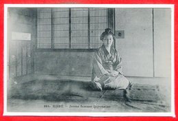 ASIE - JAPON -- Kobé - Jeune Femme Japonaise - Kobe