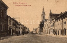 T2/T3 Beszterce, Bistritz, Bistrita; Spitalgasse / Kórház Utca, Sahling Szálloda, üzletek, Templom. No. 391. M. Haupt Ki - Non Classés