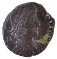 Római Birodalom / Heraclea / II. Constantius 351-355. AE3 (4,7g) T:2-
Roman Empire / Heraclea / Constantius II 351-355.  - Non Classificati