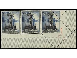 711 ** ESPAÑA. Ed.1545. <B>TURISMO. 80 Cts.</B> Azul Y Negro. Tira De Tres, Un Sello <B>PERFORACIÓN EN DIAGONAL</B> Qued - Autres & Non Classés