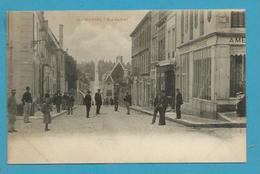 CPA 10 - Rue Du Fort MAMERS 72 - Mamers