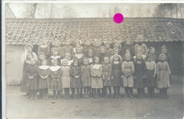 CARTES TOP 2018 - OAS DE CALAIS - 62 - ISBERGUES - Carte Photo - Ecole Des Filles 1910 Dont Marthe De Hurtevent - Isbergues