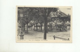 71/ CPA - Digoin - Place De La République Et Le Kiosque - Digoin