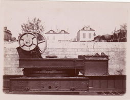 Photo 1898 Une Grue Montée Sur Une Péniche (A194) - Houseboats