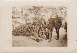 SUISSE,SWITZERLAND,SWISS, HELVETIA,SOLDAT ,VAUD,LAUSANNE,MILITAIRE, CARTE PHOTO,ECOLE RECRUES 1921,JARDIN DE LA CASERNE - Lausanne