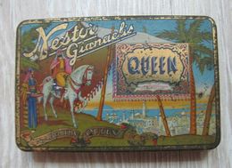 AC - NESTOR GIANACLIS QUEEN CIGARETTE TOBACCO EMPTY VINTAGE TIN BOX - Tabaksdozen (leeg)