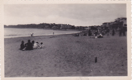 SAINT JEAN DE LUZ EN 1945,FIN DE LA GUERRE,LA PLAGE,PYRENEES ATLANTIQUES,PRES BAYONNE,GOLFE DE GASCOGNE,PHOTO ANCIENNE - Places