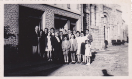 LE BESSAT ,LE 14 JUILLET 1947,APRES GUERRE,LOIRE,PRES SAINT ETIENNE,EGLISE,BAR,HOTEL, REUNION DE FAMILLE,PHOTO ANCIENNE - Places