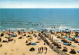 Cartolina Marina Di Carrara Spiaggia Animata 1971 (Massa) - Massa