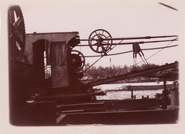 Photo 1898 Une Grue Montée Sur Une Péniche (A194) - Hausboote