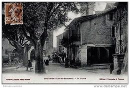 Cpa D47 - TOURNON < Vue Animée De LA PLACE - Tournon D'Agenais