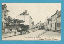 CPA 202 - Attelage Calèche Diligence Gtande Rue BOURRON 77 - Autres & Non Classés