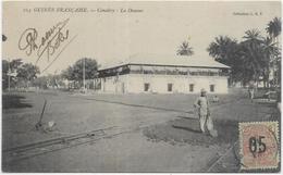 AFRIQUE GUINEE. CONAKRY.  LA DOUANE - Guinée Française