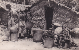 AFRIQUE,EQUATORIAL FRANCAISE,africa,congo,marché Divenié,métier,fumeuse De Pipe,carte Photo,seins Nus,nu - Pointe-Noire