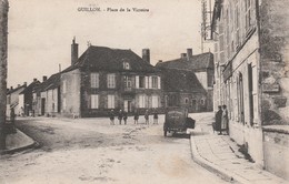 89 - GUILLON - Place De La Victoire - Guillon