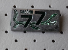 Happy New Year 1977 Spruce Christmas Tree Slovenia Pin - Noël