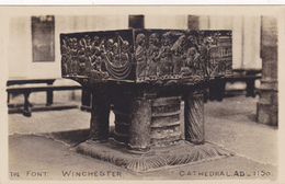 ROYAUME UNI,UNITED KINGDOM,angleterre,england,THE FONT WINCHESTER,CATHEDRAL,MARB RE NOIR,POLICE,12ème,sculpté ,carte Pho - Winchester