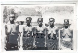 GUINEE - Groupe De Femmes Filles Seins Nus - CARTE PHOTO  - CPA Glacée ATTES & Cie DAKAR N° 93 - Französisch-Guinea