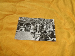 CARTE POSTALE ANCIENNE CIRCULEE DE 1953. / OUAGADOUGOU.- VUE DU MARCHE. / CACHETS + TIMBRE - Burkina Faso