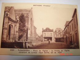 C.P.A.- Plomodiern (29) - Place De L'Eglise - Le Porche De L'Eglise - 1955 - SUP (AA74) - Plomodiern