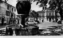 83 - Le Beausset : La Fontaine - Le Beausset