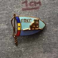 Badge Pin ZN006979 - Rowing / Kayak / Canoe Romania FRKC Federation Association Union - Canoë