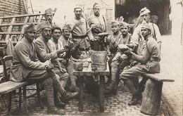 WIESBADEN - Militaires à L'heure Du Casse-croûte  ( Carte-photo ) - Wiesbaden