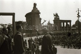 1949 Budapest, Munkás-dalos Verseny A H?sök Terén, Rózsa György (?-?) Budapesti Fotóriporter Hagyatékából 15 Db Szabadon - Other & Unclassified