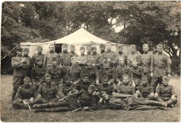 * T2/T3 Gy?r, Magyar Katonák Csoportképe Sátor El?tt. Hungária Fényképészet / Hungarian Soldiers' Group Photo In Front O - Ohne Zuordnung