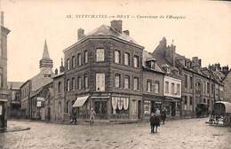 76 - Neufchâtel-en-Bray - Carrefour De L'Hospice (animée, Café, Attelage, 1917) - Neufchâtel En Bray