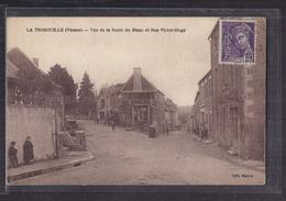 CPA 86 - LA TRIMOUILLE - Vue De La Route Du Blanc Et Rue Victor-Hugo - TB PLAN CENTRE VILLAGE ANIMATION - La Trimouille