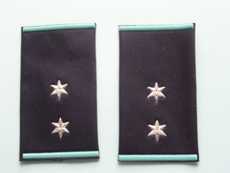 2 STER / STAR ( Paar / Couple ) ( Details, Zie Foto's ) ! - Uniformen